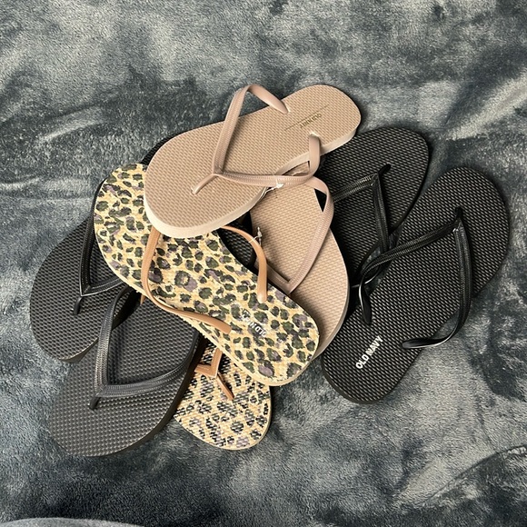 🆕 OLD NAVY Flip-Flop Bundle ~ 7 - Picture 1 of 10